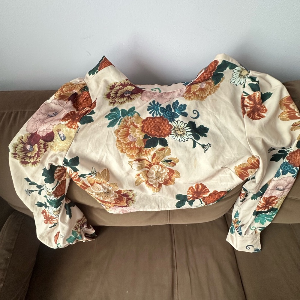PrettyLittleThing Cream Floral Blouse